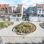 And Bright With Parking For 8 Ostende