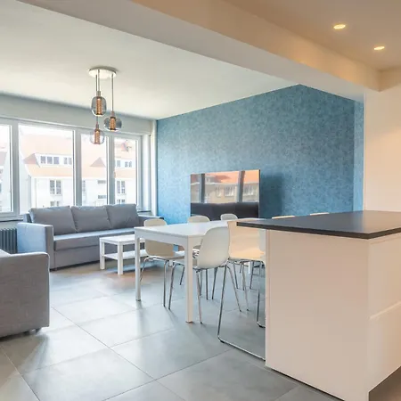 Apartment And Bright With Parking For 8