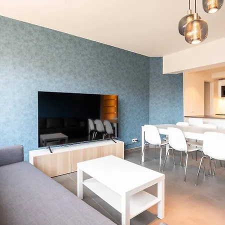 Appartement And Bright With Parking For 8 Ostende