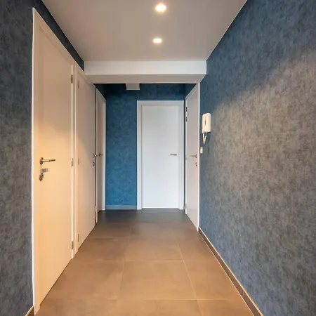 아파트 And Bright With Parking For 8