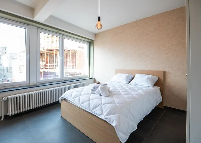 And Bright With Parking For 8 * 오스텐드